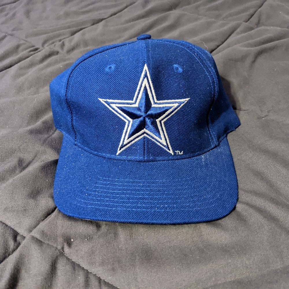 Vintage Dallas cowboys hat.
